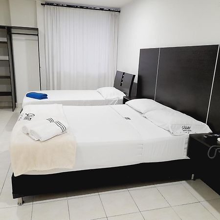 Hotel Saint John 메딜린 외부 사진