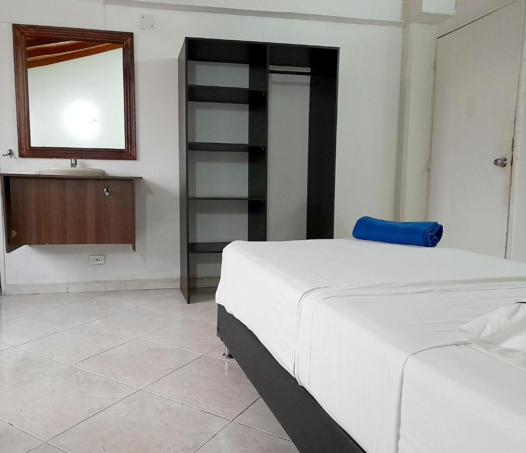 Hotel Saint John 메딜린 외부 사진