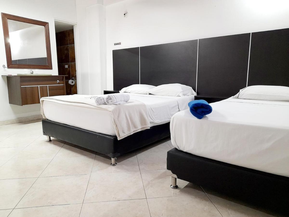 Hotel Saint John 메딜린 외부 사진