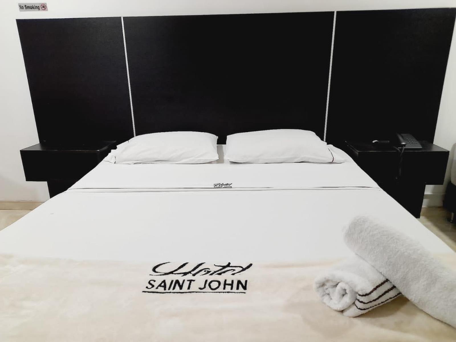 Hotel Saint John 메딜린 외부 사진