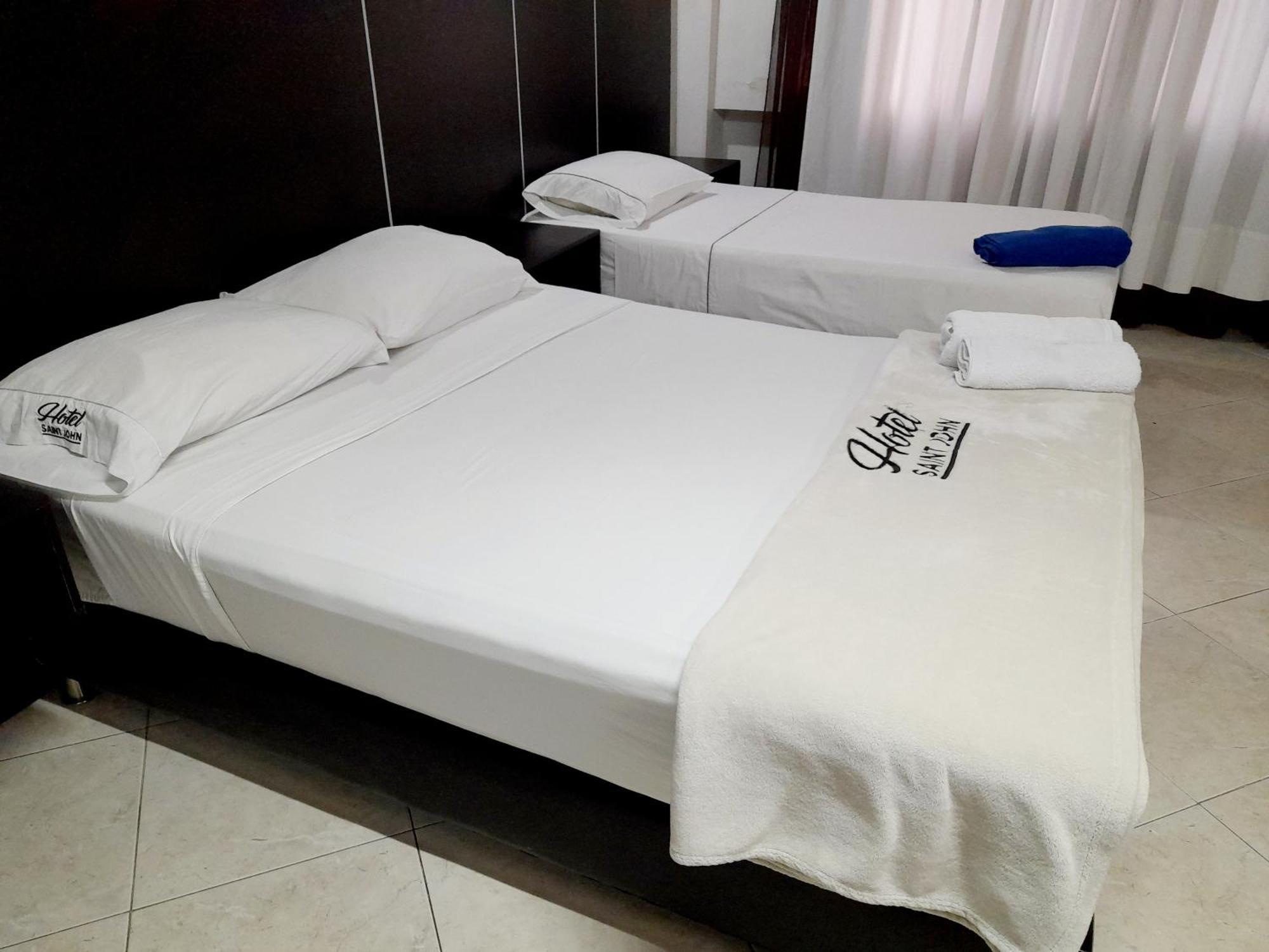 Hotel Saint John 메딜린 외부 사진