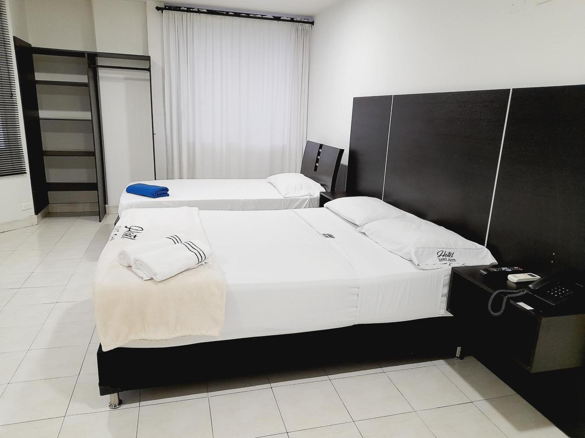 Hotel Saint John 메딜린 외부 사진