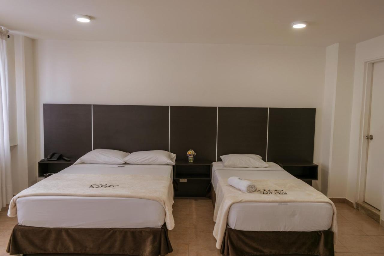 Hotel Saint John 메딜린 외부 사진