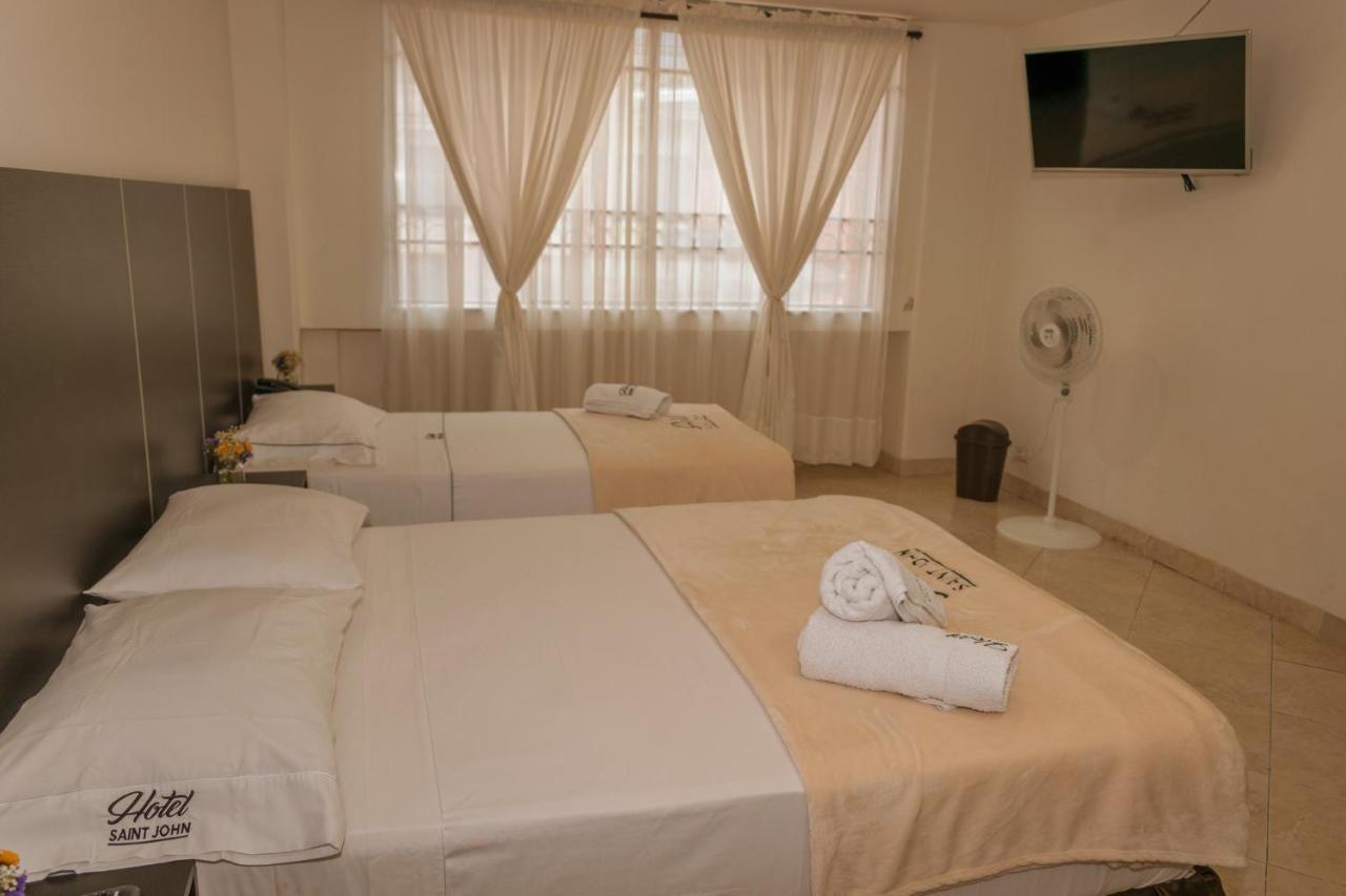Hotel Saint John 메딜린 외부 사진