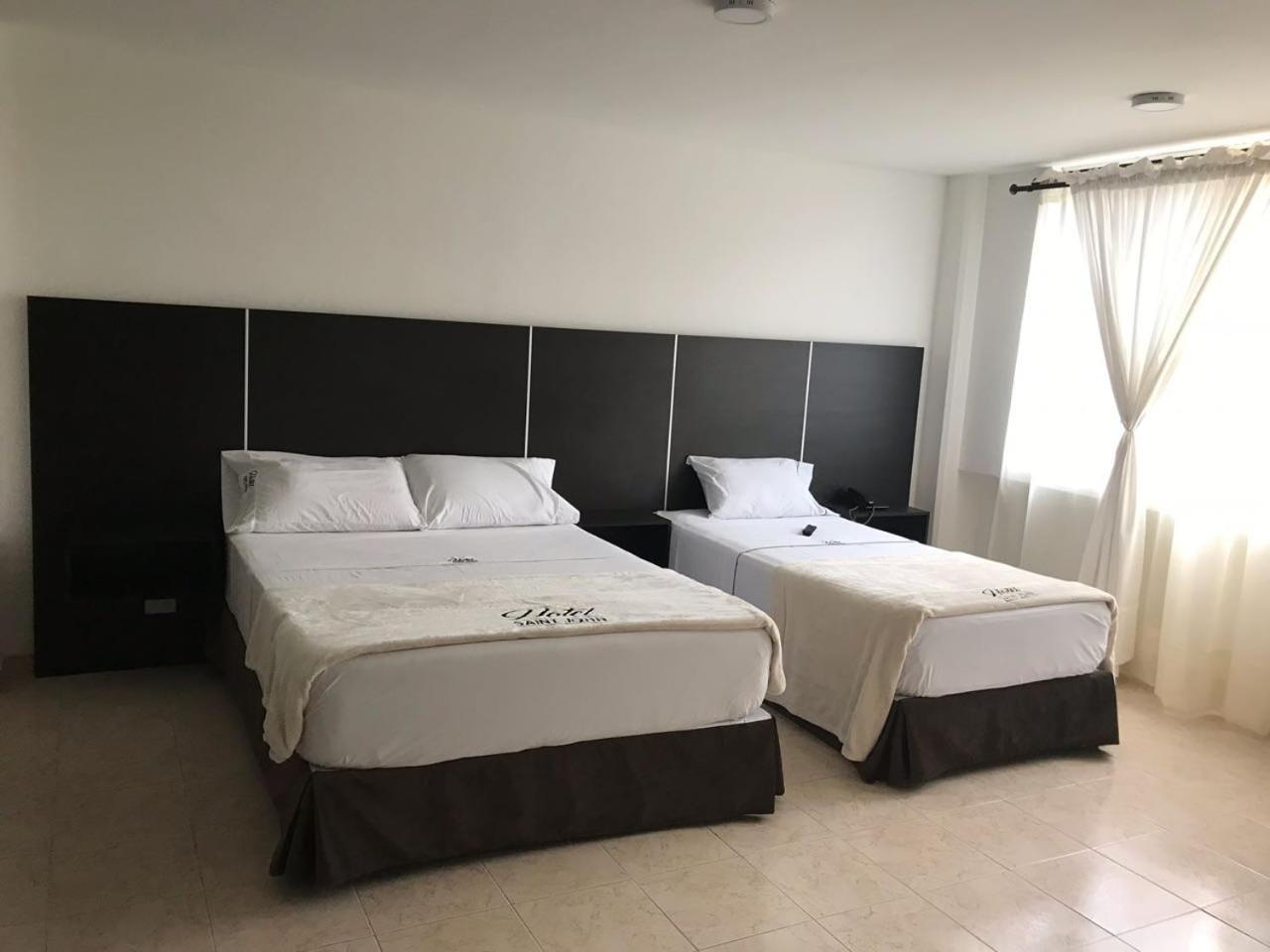 Hotel Saint John 메딜린 외부 사진