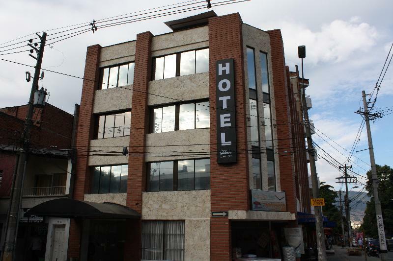 Hotel Saint John 메딜린 외부 사진